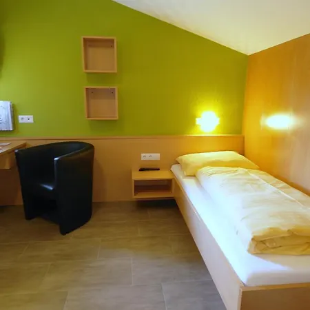 Wurzenrainer Hotel & Hostel * Wagrain