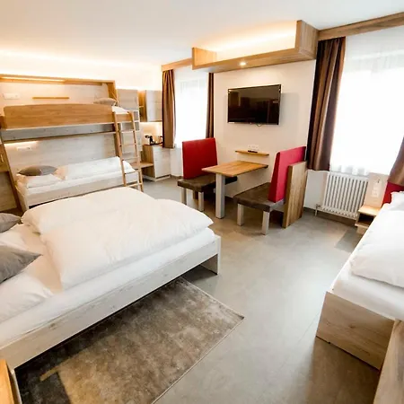 Hostel Wurzenrainer &