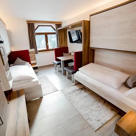 Wurzenrainer Hotel & Hostel
